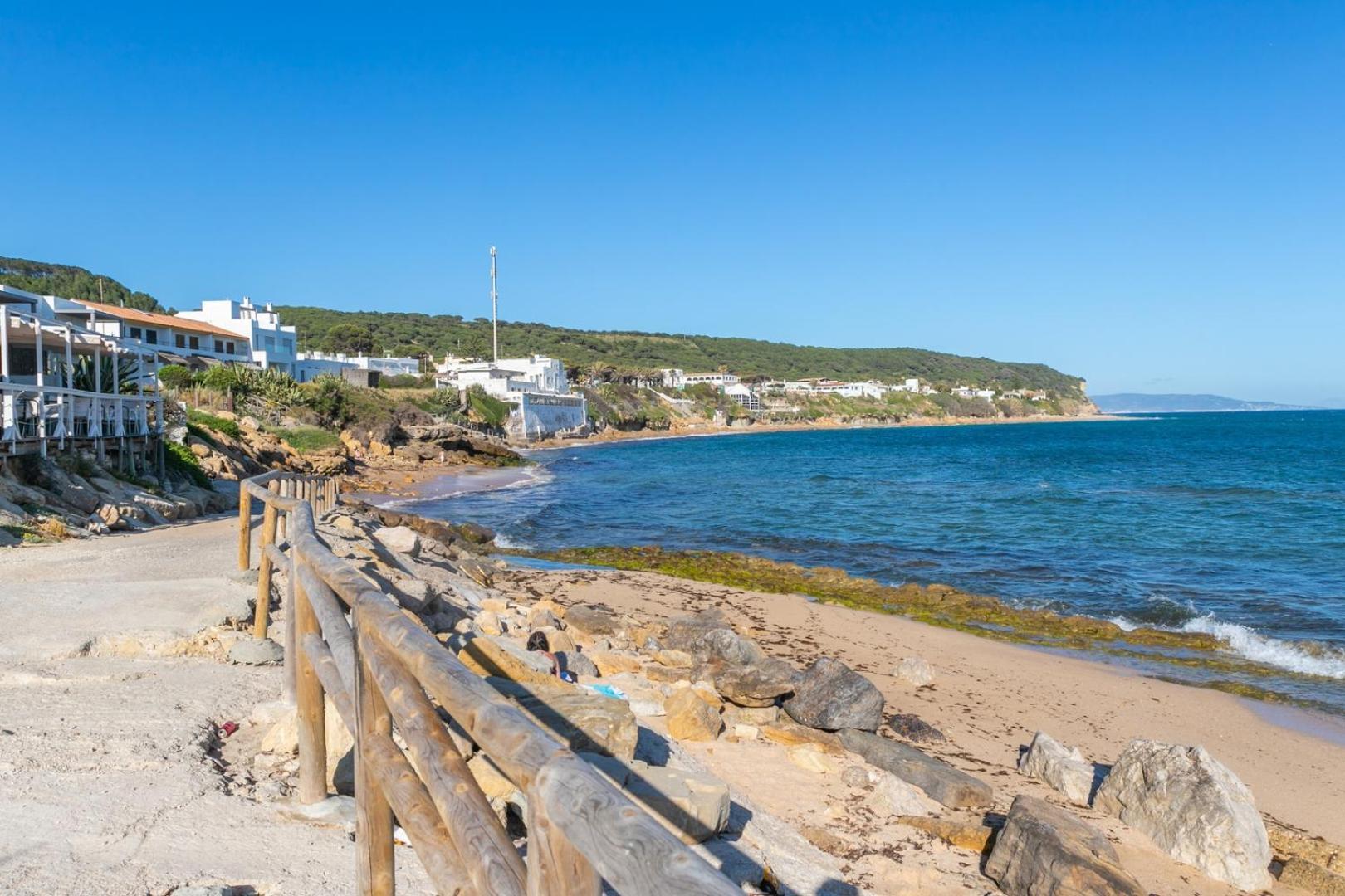 Dúplex con piscina, garaje y jardín, frente a la playa de los Caños de Meca. Los Canos De Meca Exterior foto